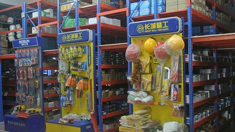 汽配城大灯批发报价里的门道：型号编码才是关键